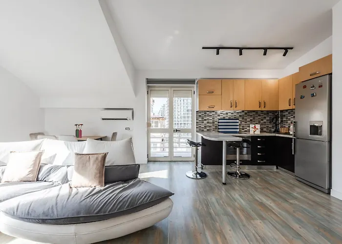 Lucas Lake View Penthouse